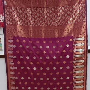 The Elegance of Banaras Silk: A Timeless Fashion Statement
