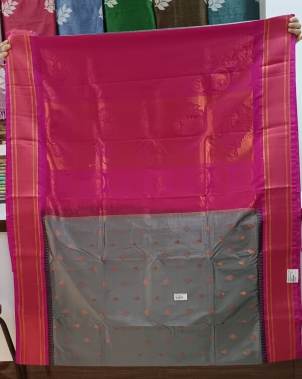 Elegant Banaras Paithani Silk: A Timeless Classic