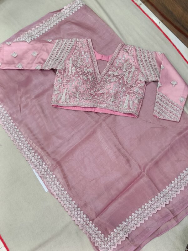 Elegant Silk Saree with Designer Blouse: A Perfect Combination
